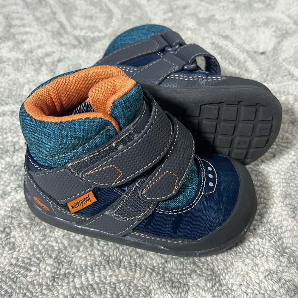 Toddler See Kai Run Sneakers Size 5